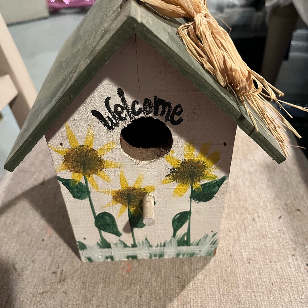 Welcome Birdhouse with Sunflower Design